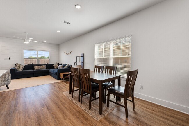 Photo - 1619 Buena Vista Dr