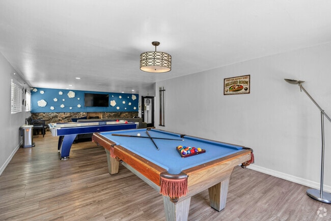 Casa Club - Cypress Park Apartments