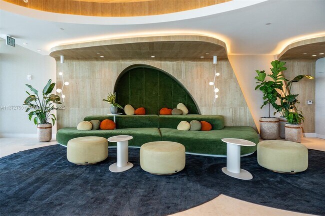 Photo - 700 NE 24th St Unidad 3603