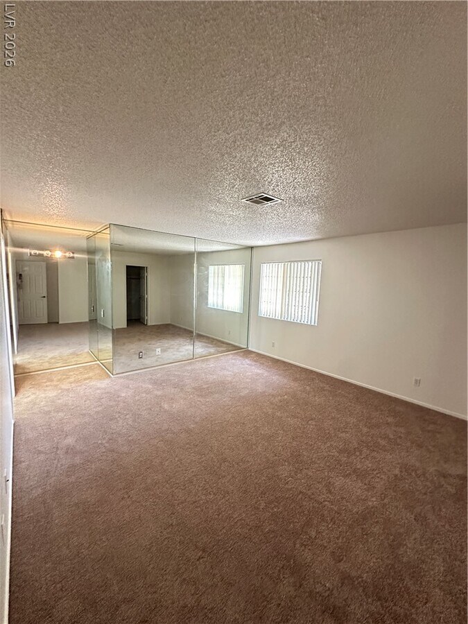Photo - 3280 Dayflower St