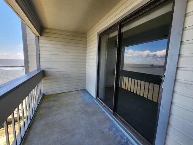 Photo - 580 Pleasure Island Blvd