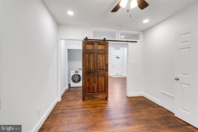 Photo - 3876 Lancaster Ave