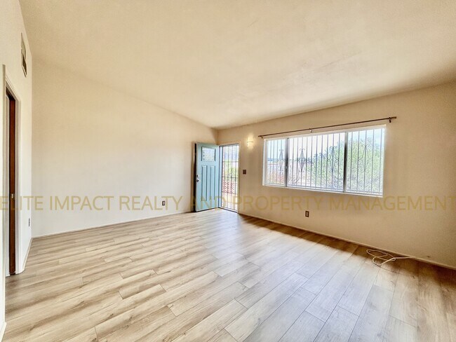 Photo - 3215 N Cherry Ave