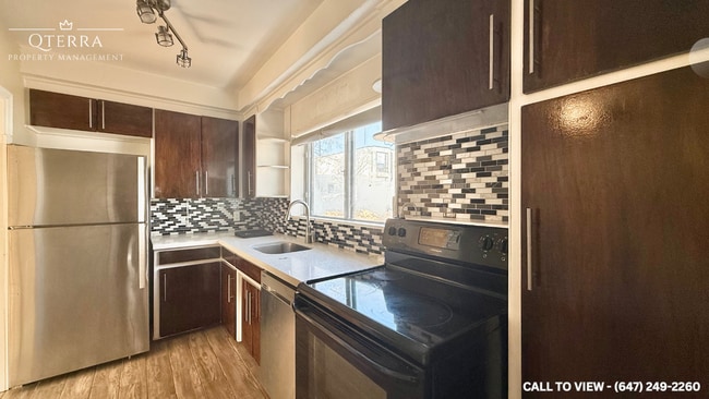 Photo - 232 Lawrence Av W