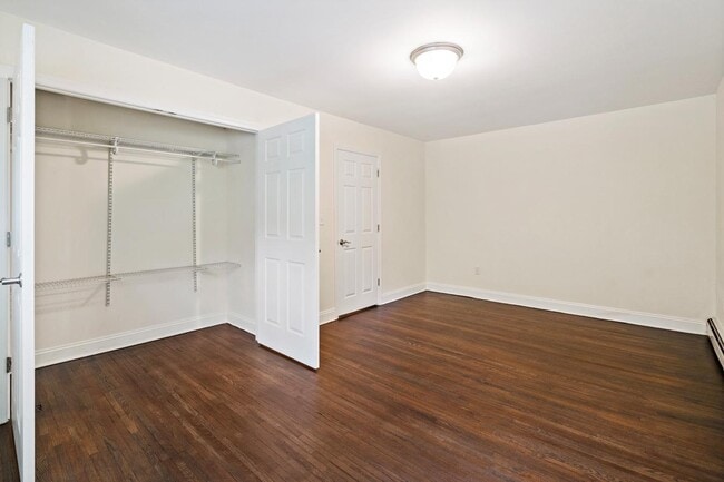 Newtonian Gardens Apartments
