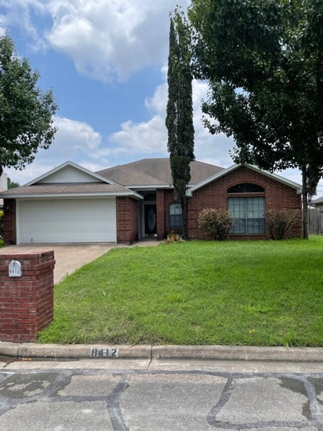 Building Photo - 9412 Riviera Dr Rental