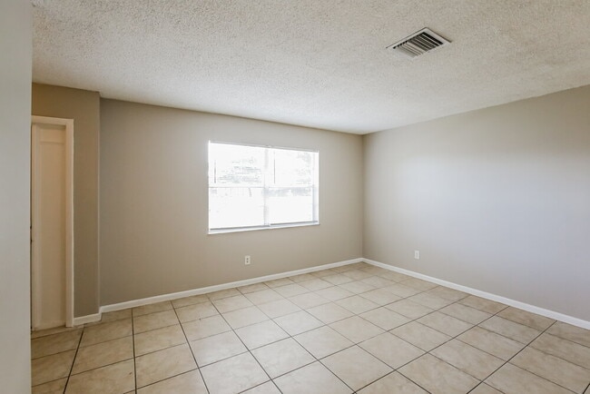 Photo - 613 SE Starfish Ave