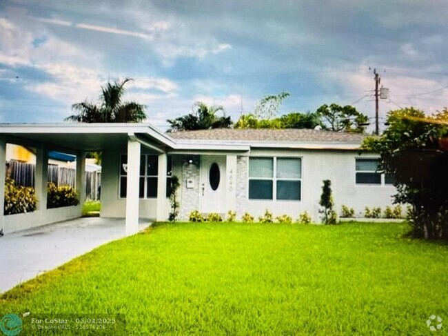 Building Photo - 4640 NE 5th Ave Rental