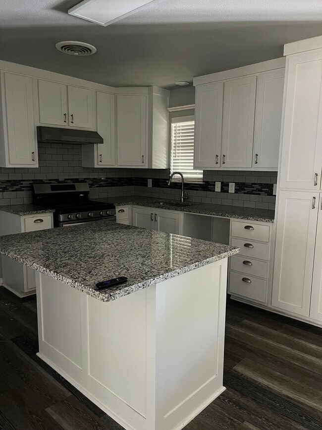 Photo - 1310 Westview Dr