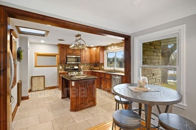 Photo - 706 1st Ave NW