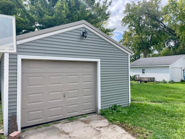 Photo - 360 Grove St