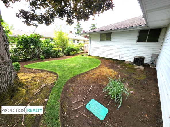 Photo - 11128 NE Everett St