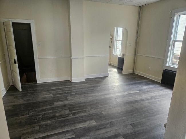 Building Photo - 1118 Rock St Rental
