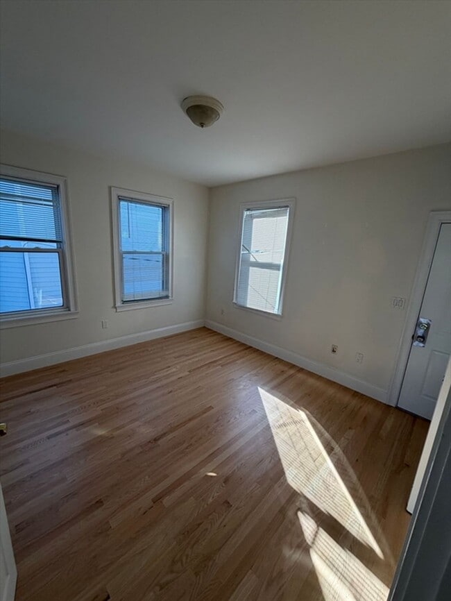 Photo - 4-12 Humboldt Place Unit 6 - 3