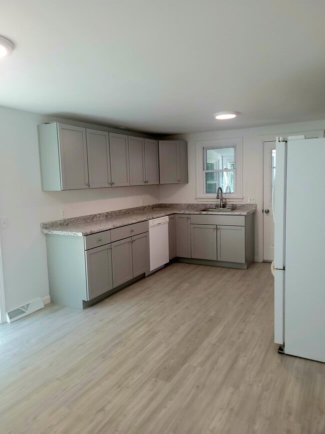 Photo - 22 Okinawa Ave