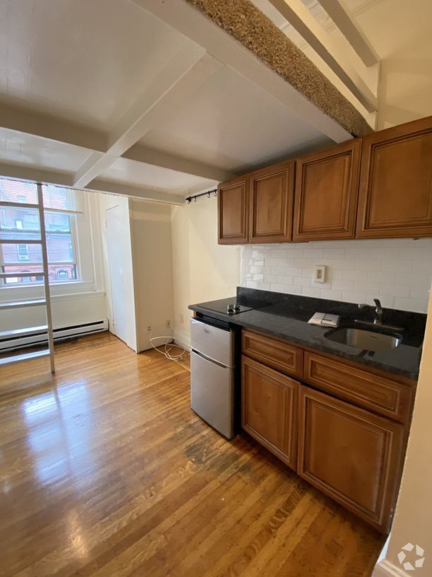 Building Photo - 507 Beacon St Unit 3 Rental