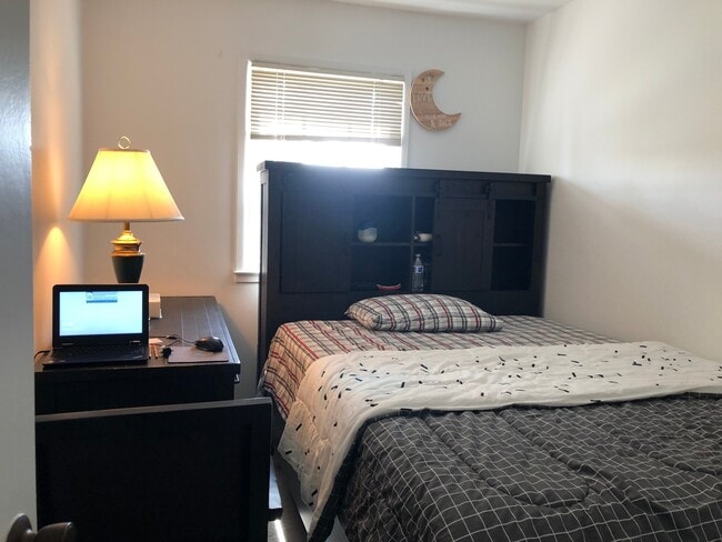 Photo - 4240 Embassy Dr