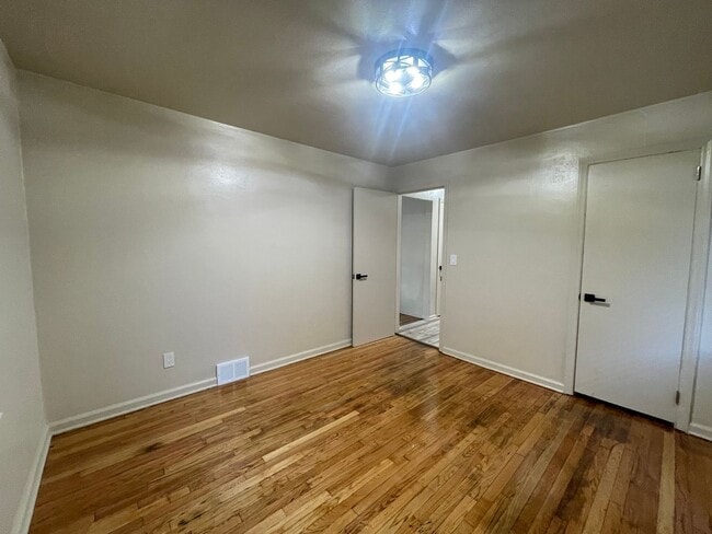Photo - Warm & Spacious 4-Bedroom Single Family Ho...
