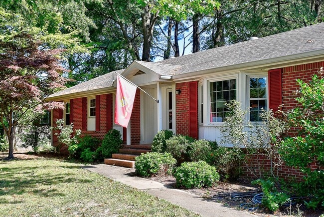 Photo - ONE LEVEL LIVING at it's FINEST in the SOU...