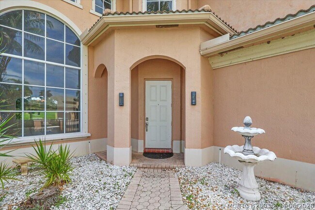1831 Waldorf Dr