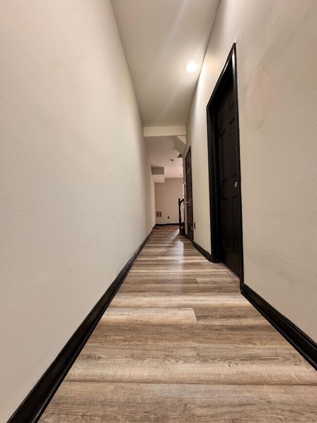 Photo - 1033 N Fulton Ave