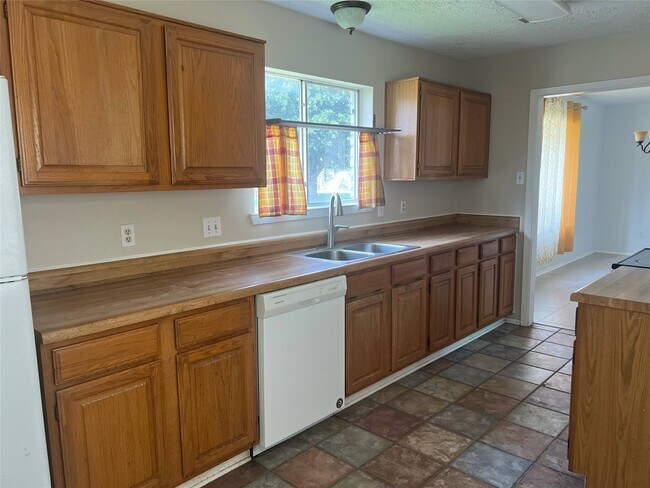 Photo - 2134 Collingsfield Dr