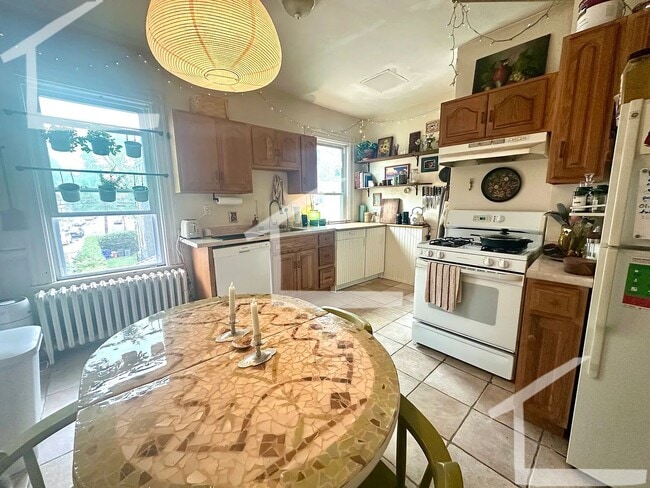 Photo - SPACIOUS OAK SQUARE 3 BED! GOOD DEAL!!