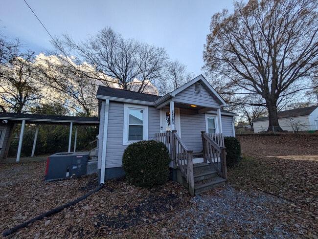 Photo - Room in House on Kannapolis Hwy