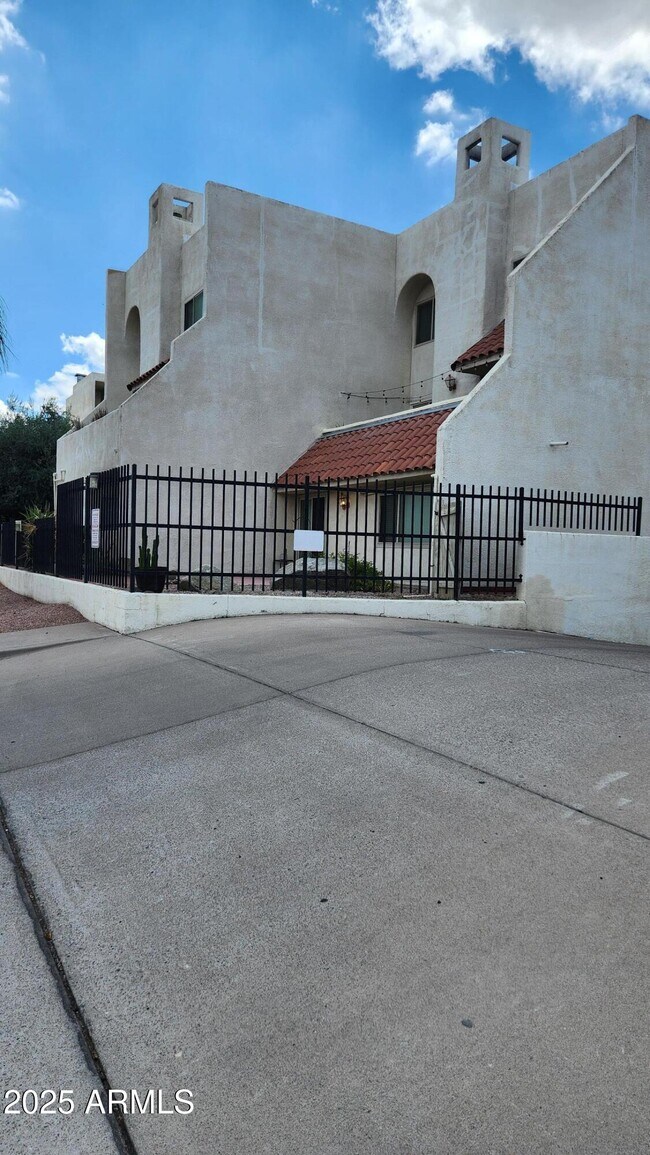 Photo - 4330 N 5th Ave Unidad 105