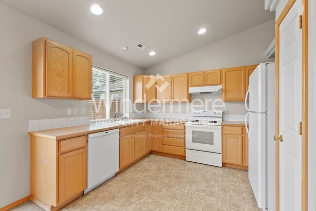 Photo - **Half off Full 1st Month's Rent** Great 3...