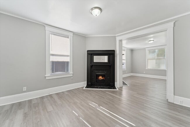 Photo - Large 3BR/1BA Downtown House For Rent