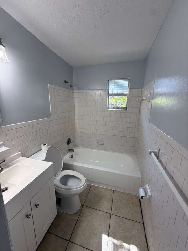 Photo - 1656-1658 Windle St Unit 1658