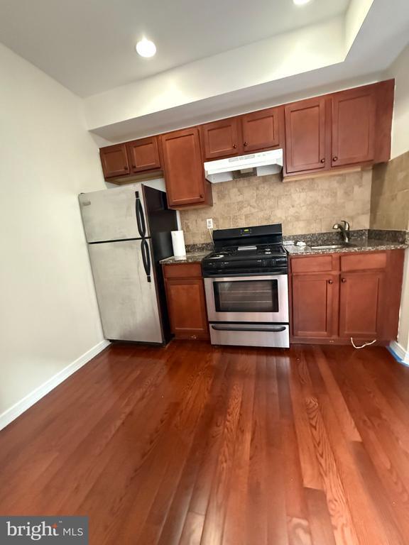 118 S 12th St