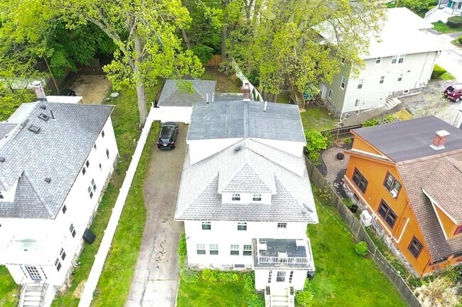 Building Photo - 8 Verndale Rd Unit 2 Rental