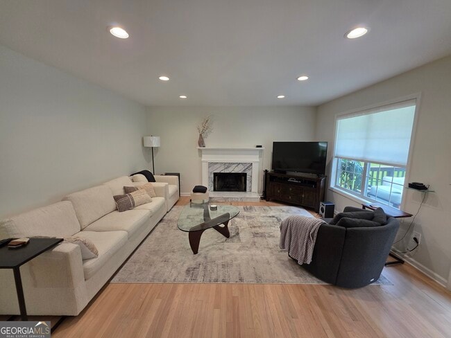 Photo - 100 Bedford Forrest Dr