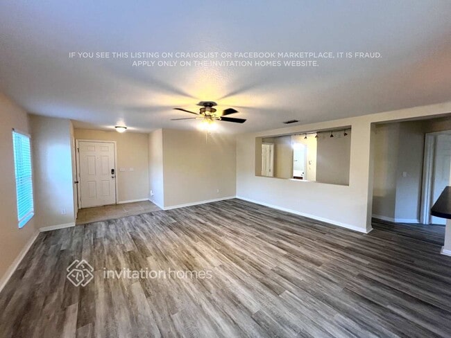 Photo - 391 SW Millard Dr