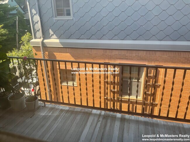 Building Photo - 85 Winchester St Rental