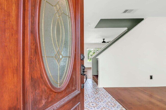 Photo - "Discover Your Dream Home: Spacious 3-Bedroom Oasis with Granite Elegance in San Antonio!"