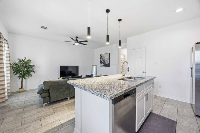 Photo - 3825 Easy St