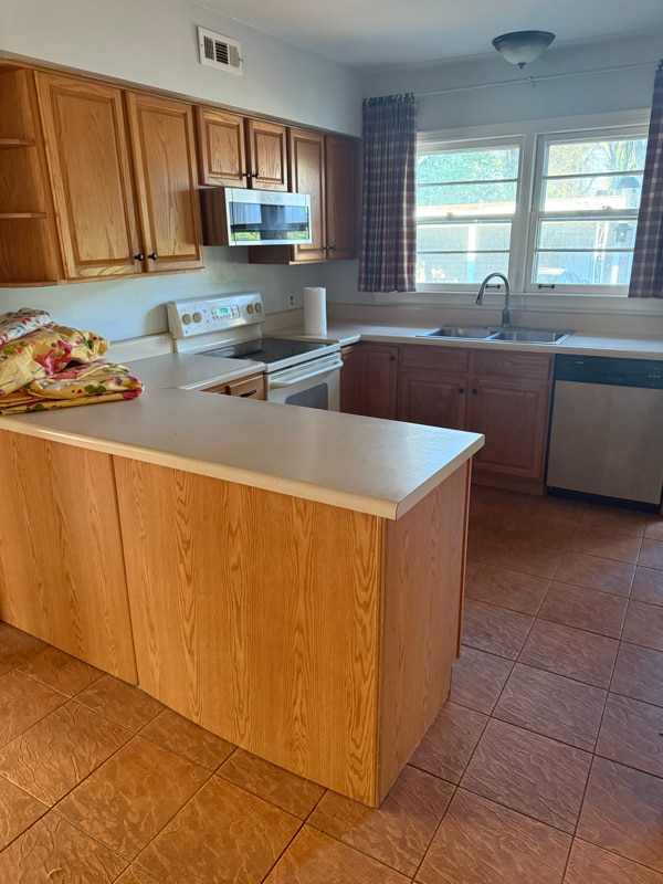 Photo - 3896 Park Ave