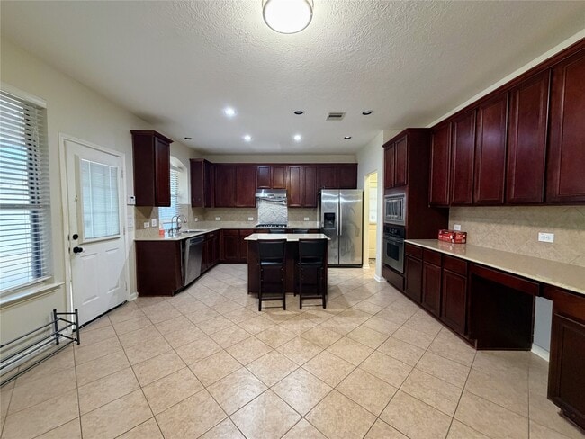 2819 Town Gate Ct