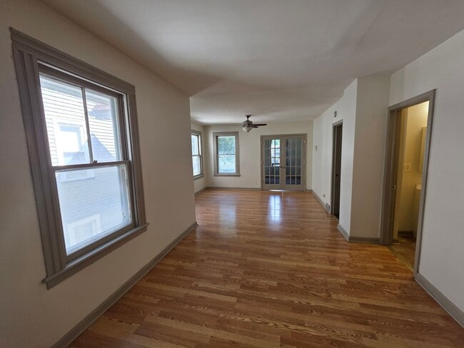 30 Hickory St Unit 2-Up