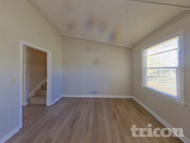 Photo - 1763 Lamancha Dr NW