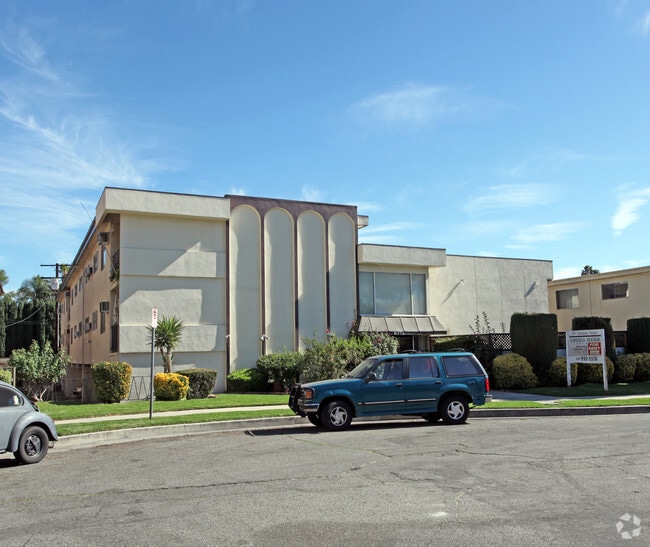 Topanga Manor Apartments