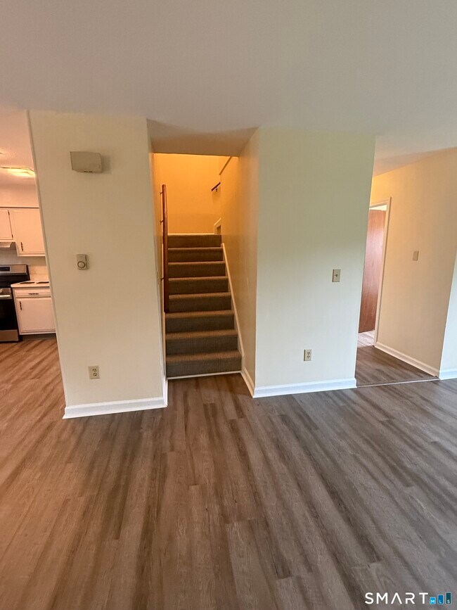 Photo - 137 W Bridge St