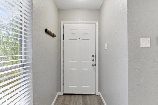 Photo - 8101 Dowling Cove Unit B