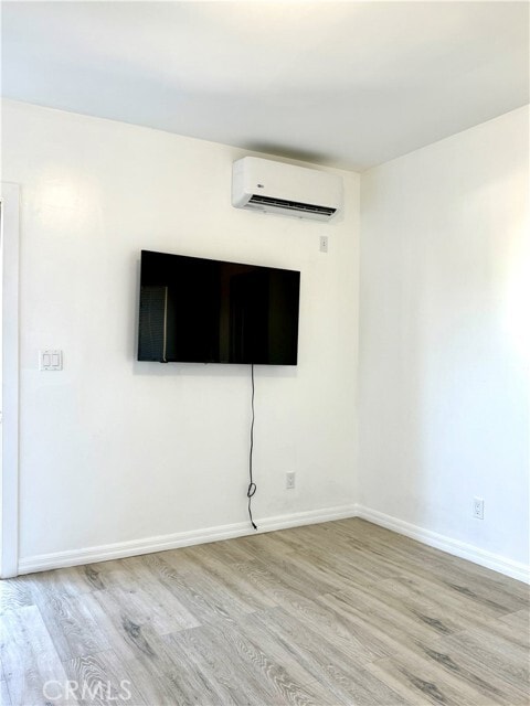 Photo - 18740 Valerio St