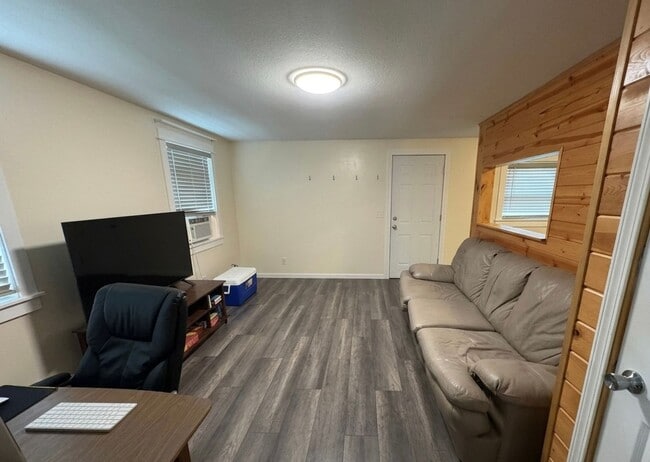 Building Photo - Modern 1 Bedroom Unit in Central Manhattan!