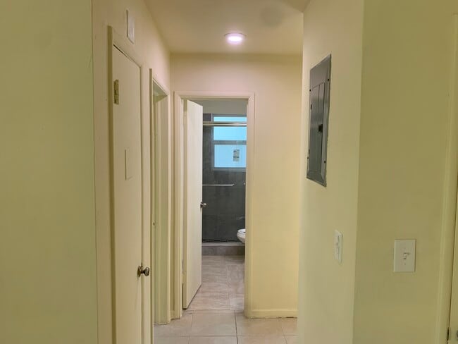 Hallway - 1705 SW 11th Ct Unit 2