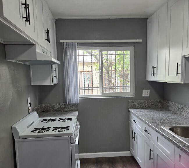 Photo - 9300 S Western Ave Unit 1 bedroom